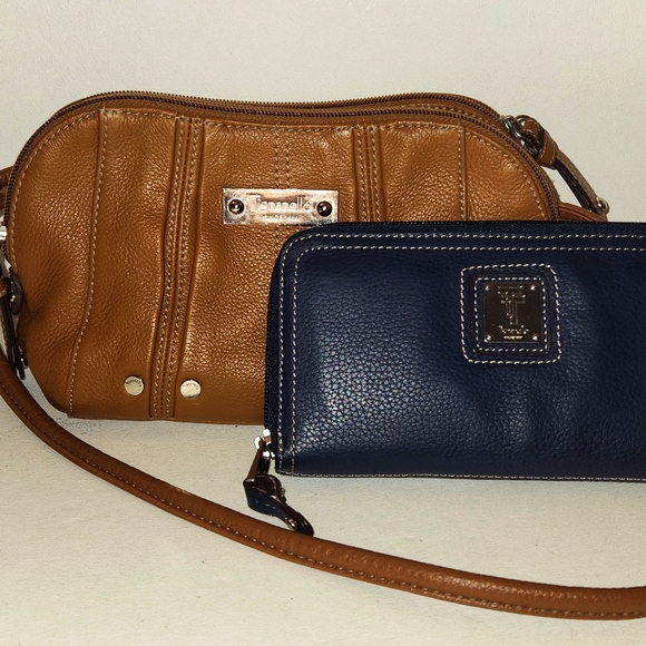 Tignanello leather crossbody and wallet - Picture 1 of 7